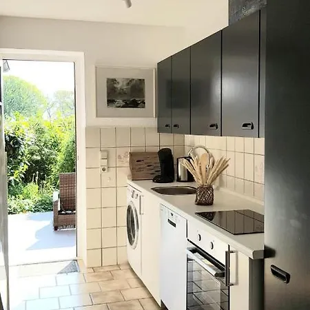 Nordsee Ferienwohnung Im Kuenstlerhaus Bei Husum - Keine Monteure Arbeiter Oldersbek Exterior foto