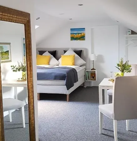 Nordsee Ferienwohnung Im Kuenstlerhaus Bei Husum - Keine Monteure Arbeiter Oldersbek Exterior foto